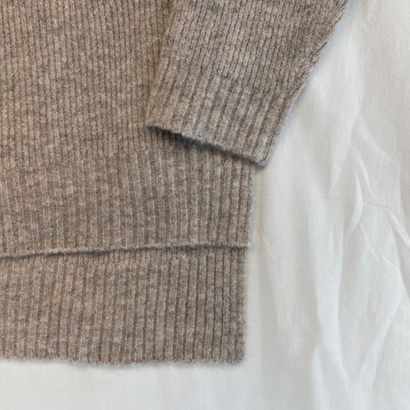 Echo Verde Long Sleeve Crewneck Sweater Tan Beige Women’s Size Medium NEW - Picture 6 of 8